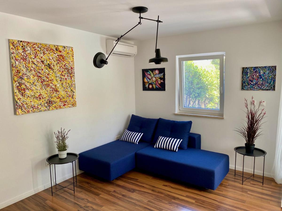 Private Pool And Mediterranean Garden Apt Mia Šilo Екстериор снимка